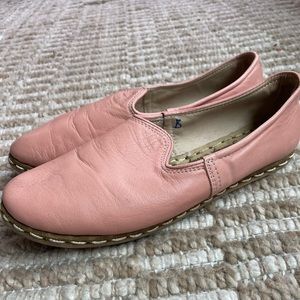 Women’s Sabah Shoes. Size 40 Color: Dusty Rose